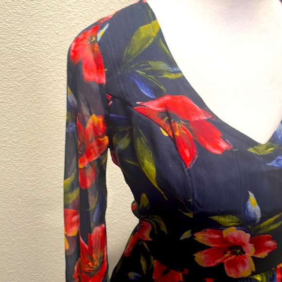 Hollister backless floral dress size XS - Picture 4 of 6